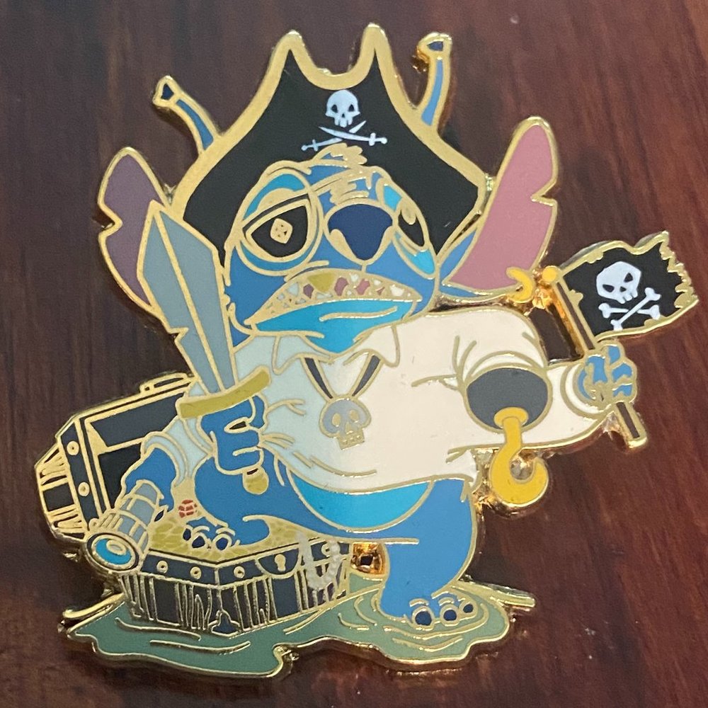 2006 Stitch Pirates of the Caribbean Disney Parks Pin
